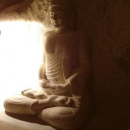 Bouddha dans la roche (gypse)